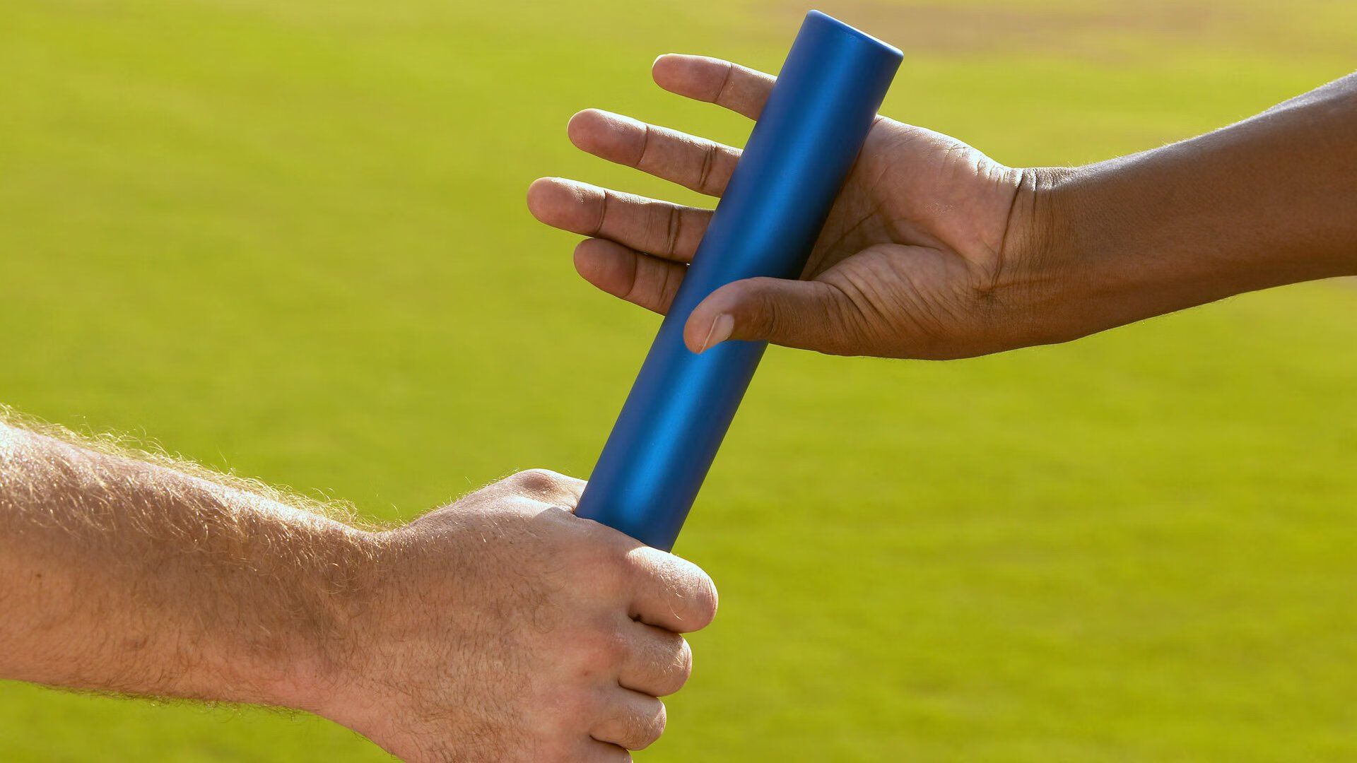 线下比赛逐渐恢复,线上的热度不减,线上比赛和线下比赛有什么区别